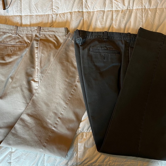 J. Crew. 4 pairs of chinos - Picture 3 of 7